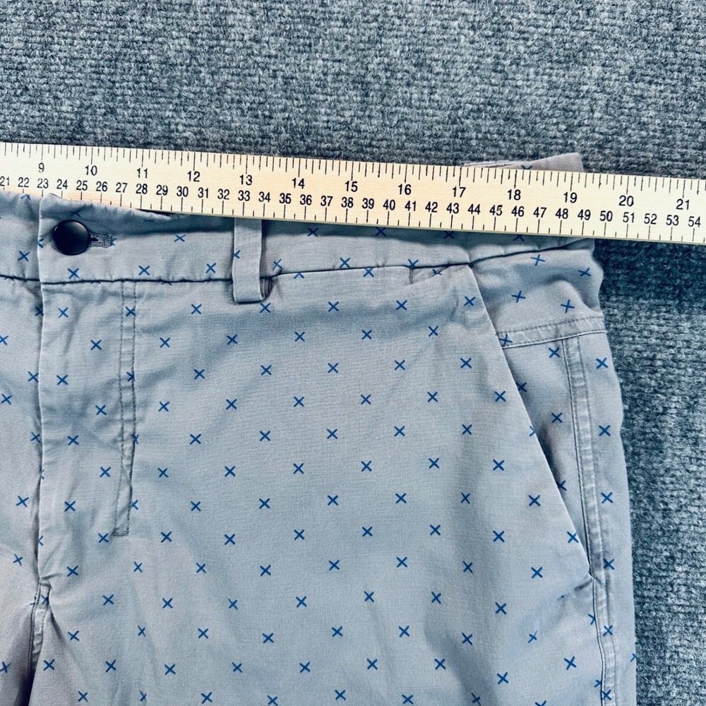 Lululemon Men's 40 Commission Short Light Grey Navy Blue Cross Print Chino Golf - Picture 8 of 12